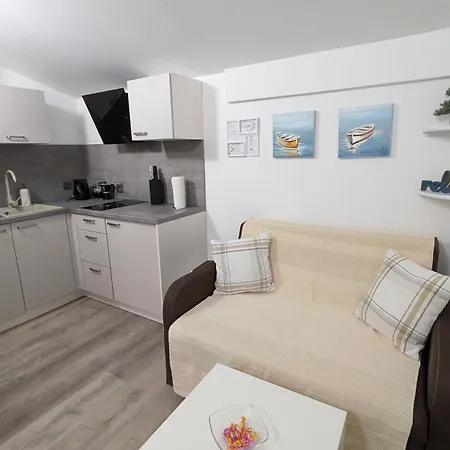Dino Apartment *